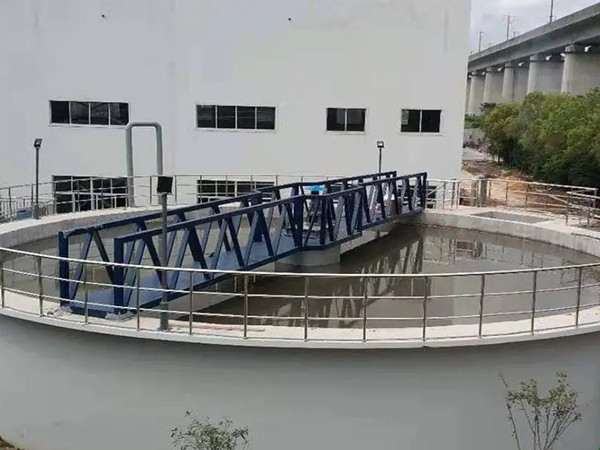 悬挂式中心传动浓缩机